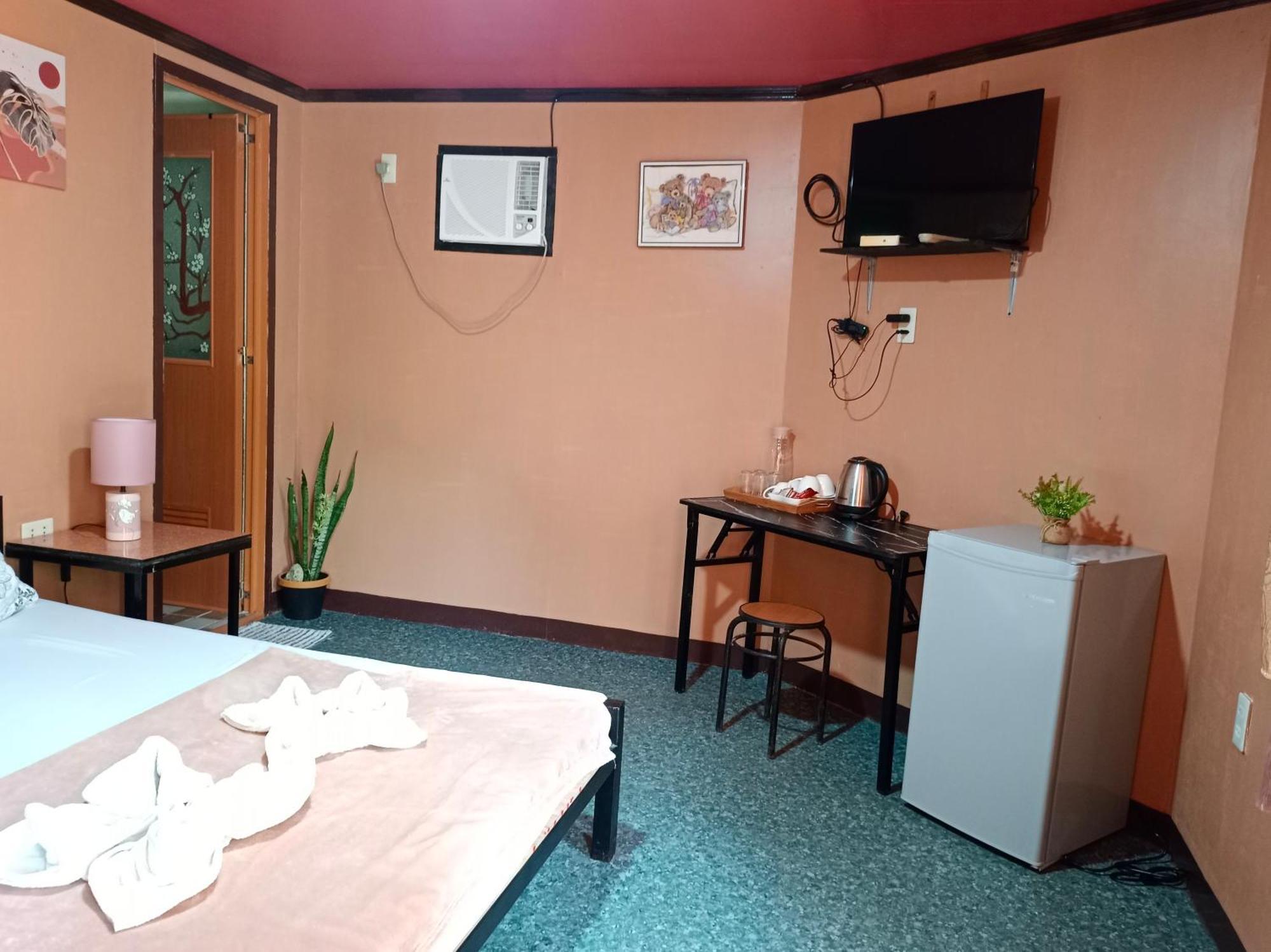 Adrianas Place Panglao Hostel Ngoại thất bức ảnh