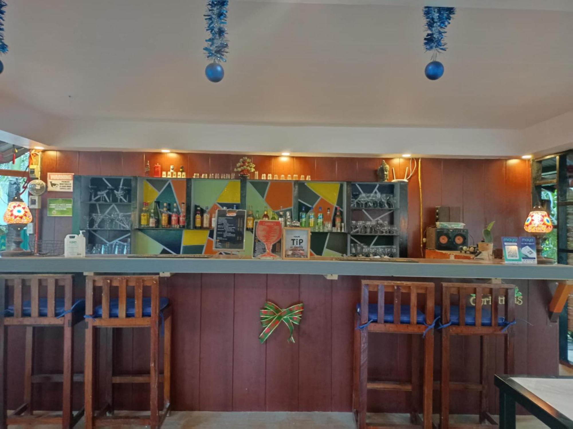 Adrianas Place Panglao Hostel Ngoại thất bức ảnh